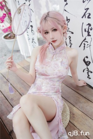 仙女月 – 粉色旗袍 [20P]
